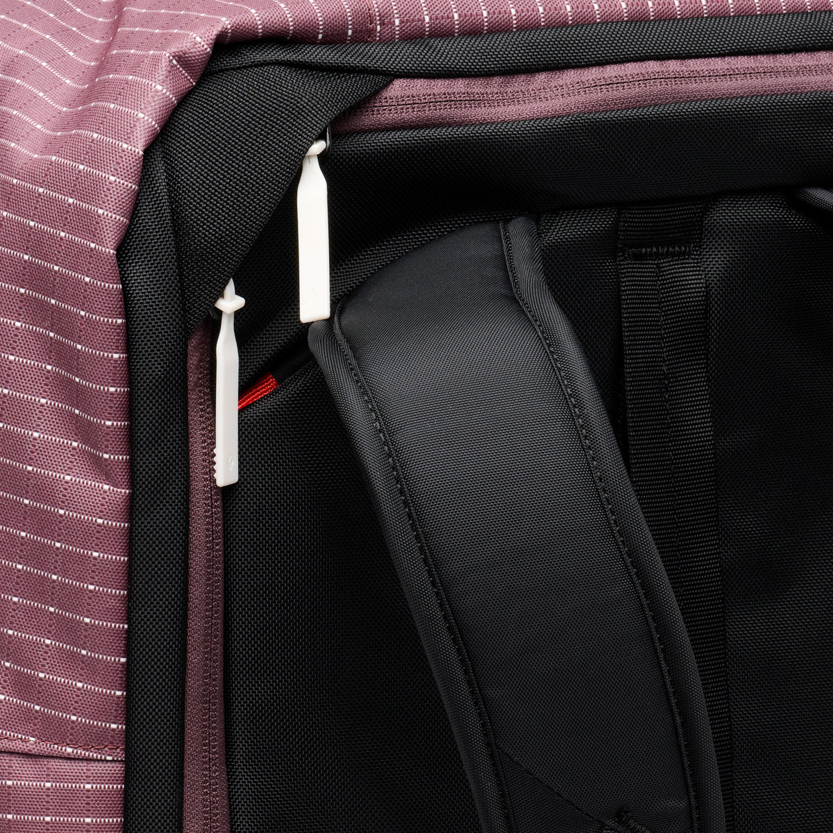 Stonehauler 40 L Travel Pack | Black Diamond Classic